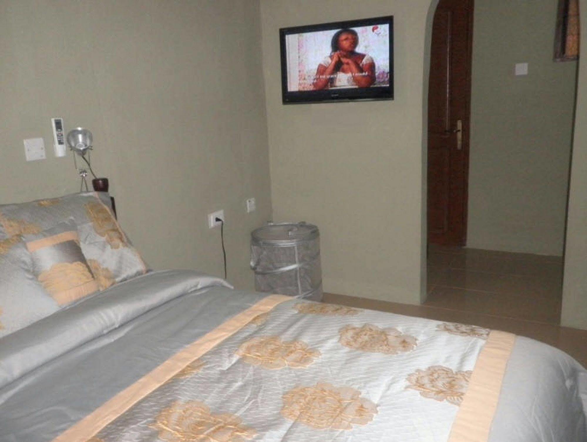 Marrets International Hotel - "Express" Cape Coast Exterior photo
