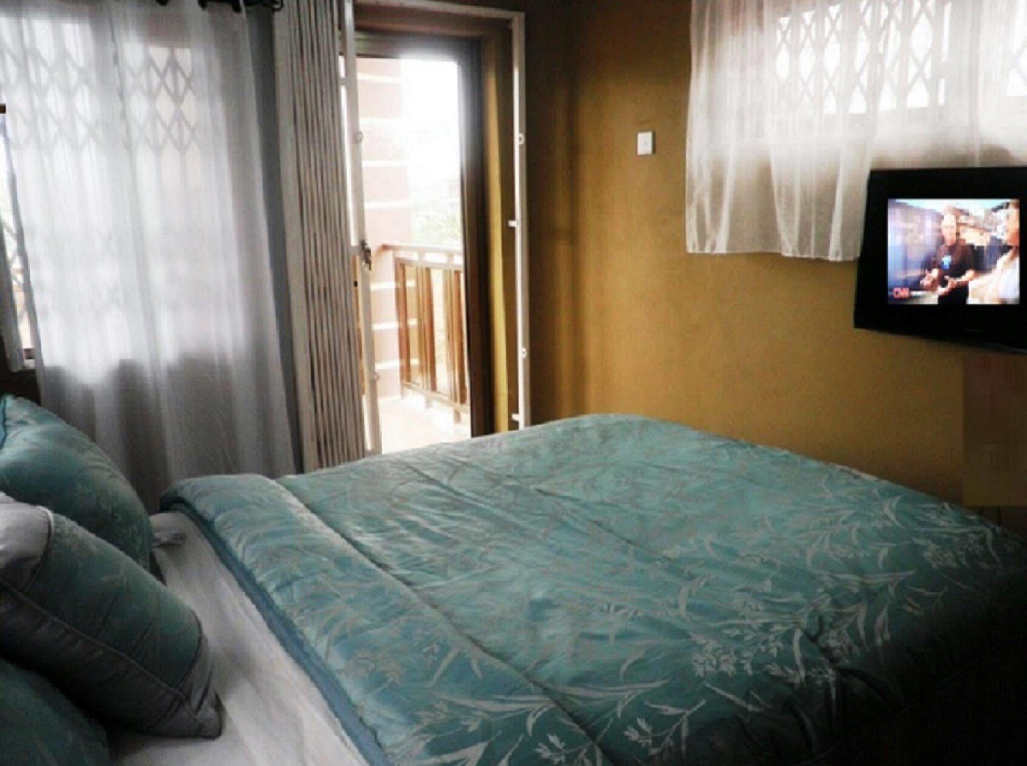 Marrets International Hotel - "Express" Cape Coast Exterior photo